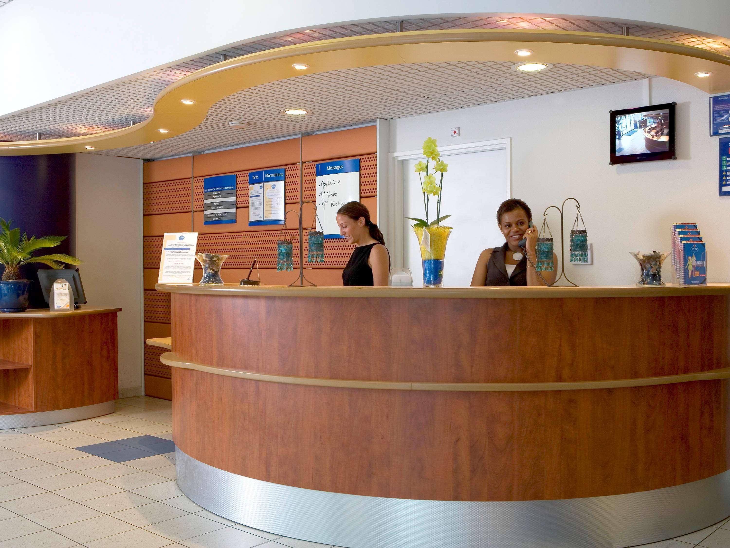 Greet Hotel Paris Porte De La Chapelle - Arena Saint-Denis  Ngoại thất bức ảnh
